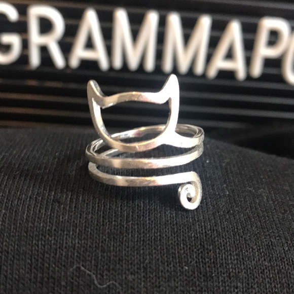 Jewelry - NWOT! Adjustable Tibetan Silver Cat Ring!